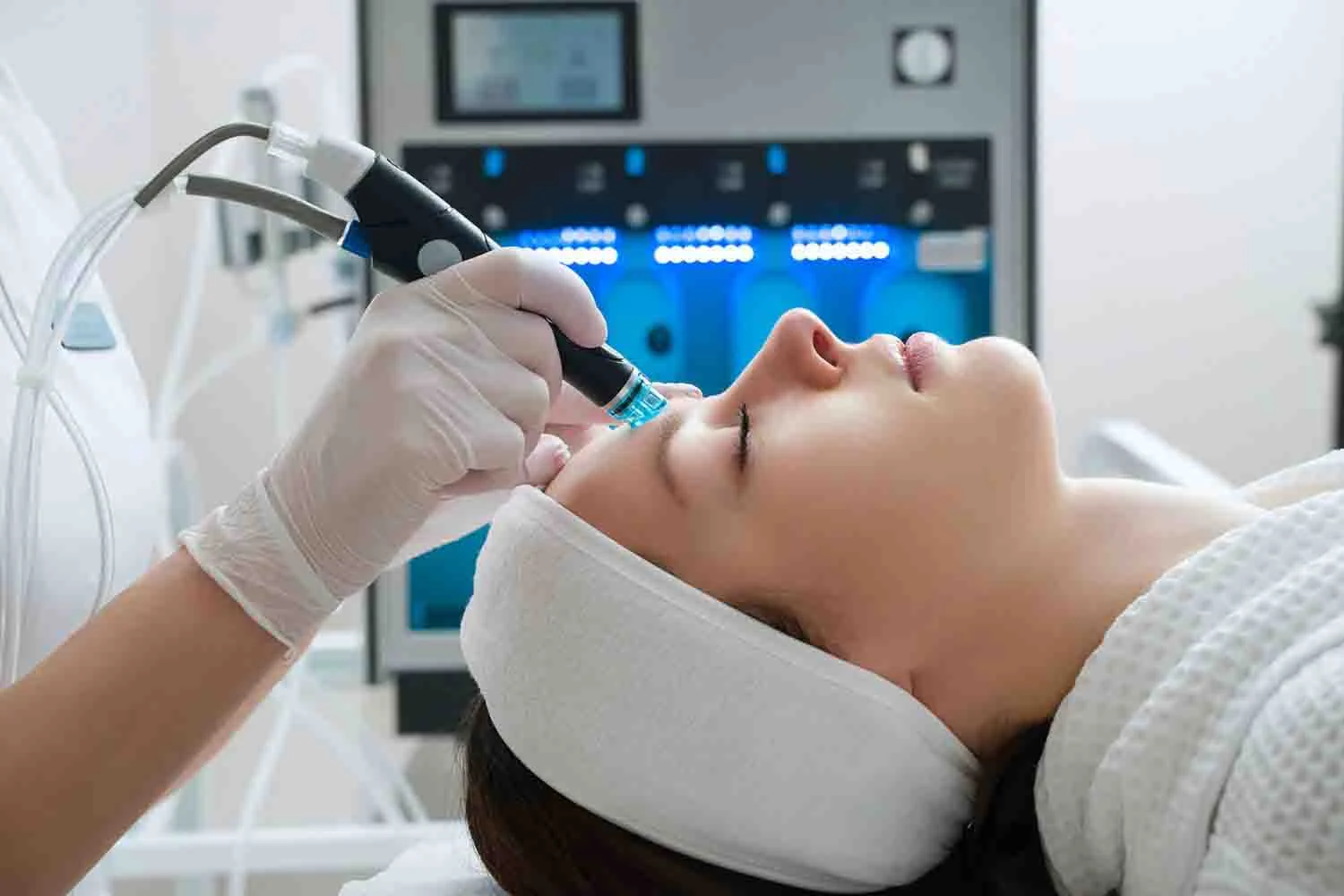 پوشاک چرا انتخاب اسکراب مناسب برای پزشکان و پرسنل کلینیک های زیبایی مهم است؟